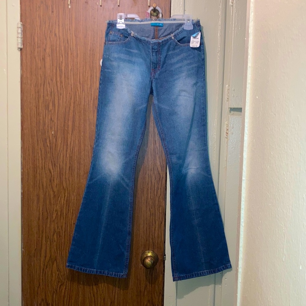 NWT Delia’s No Waist Fray Women Bell Bottom Flare Denim Jeans Size 7/8